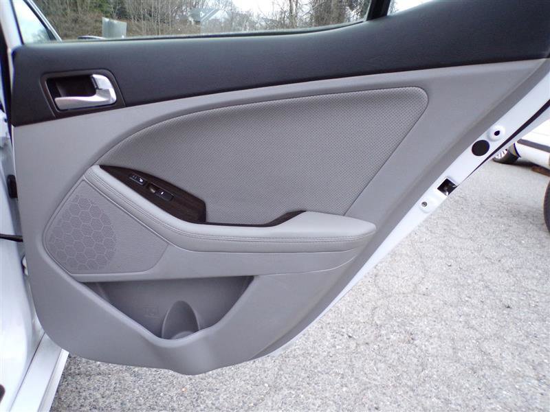 Used 2015 Kia Optima EX w/ EX Premium Package image 24