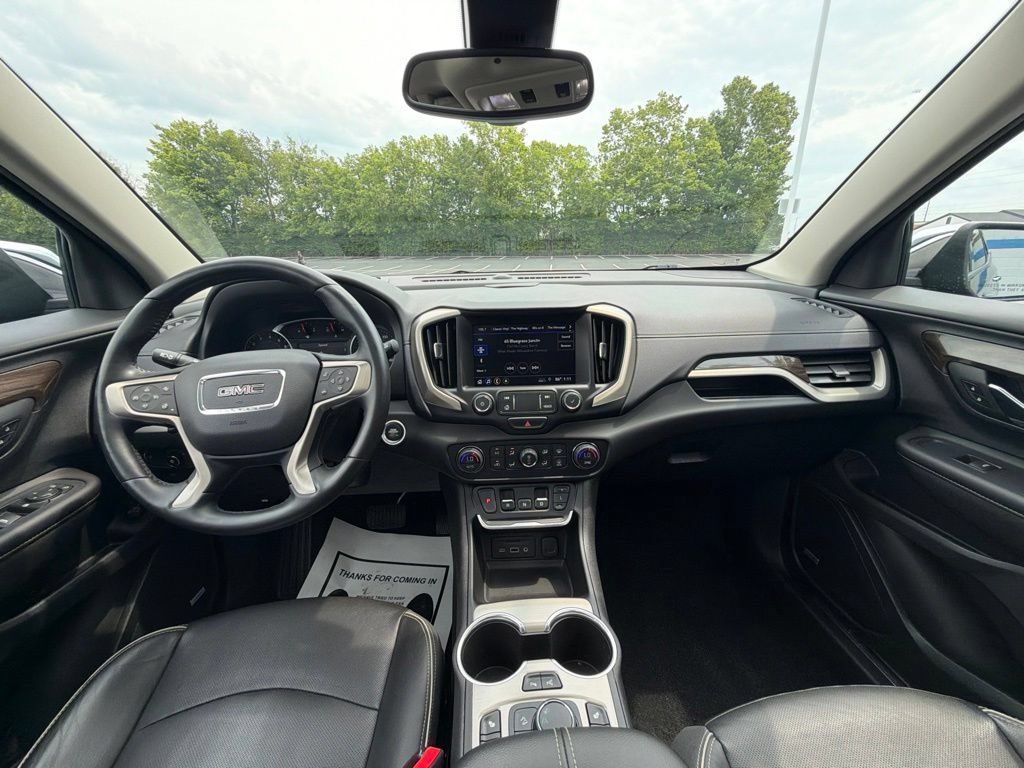 Used 2020 GMC Terrain Denali w/ Denali Premium Package FWD image 12