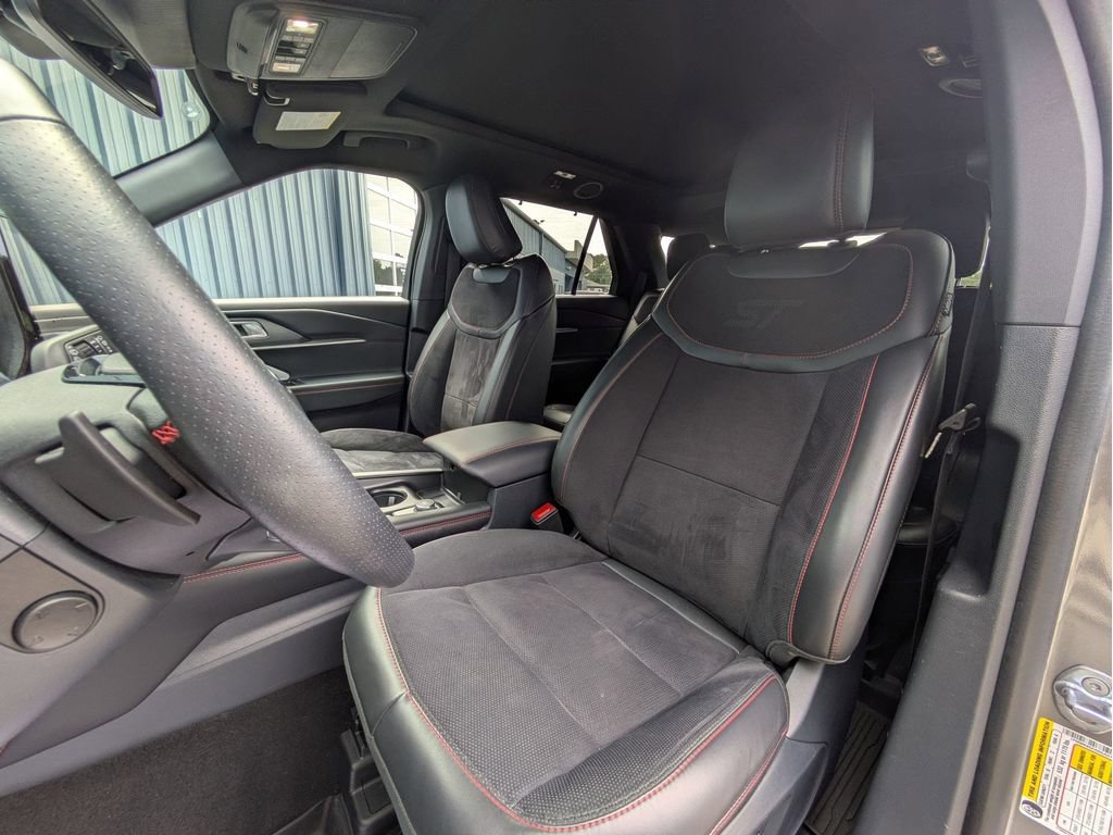 Used 2025 Ford Explorer ST AWD/4WD image 24