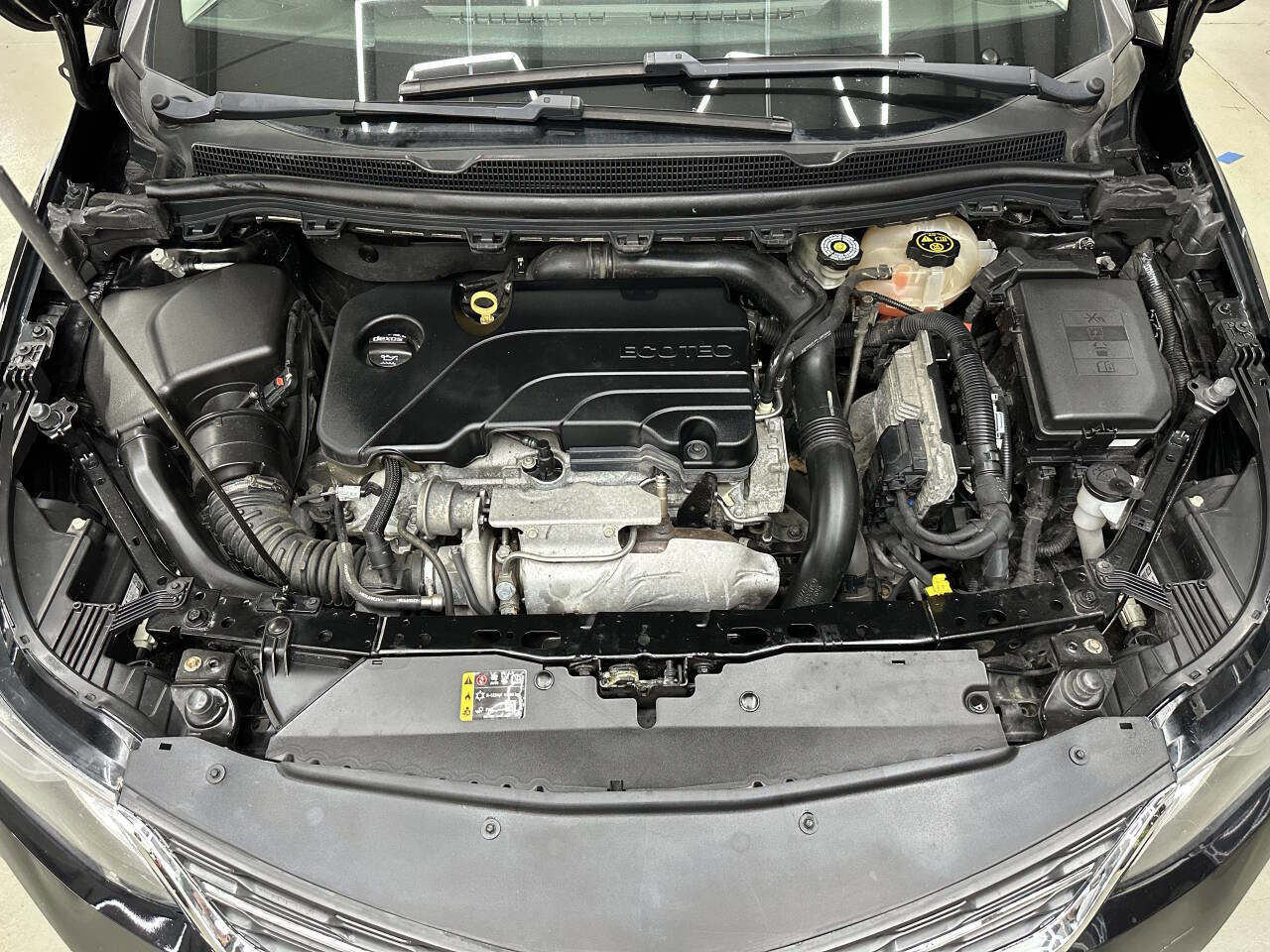 Used 2018 Chevrolet Cruze LT w/ Convenience Package image 7