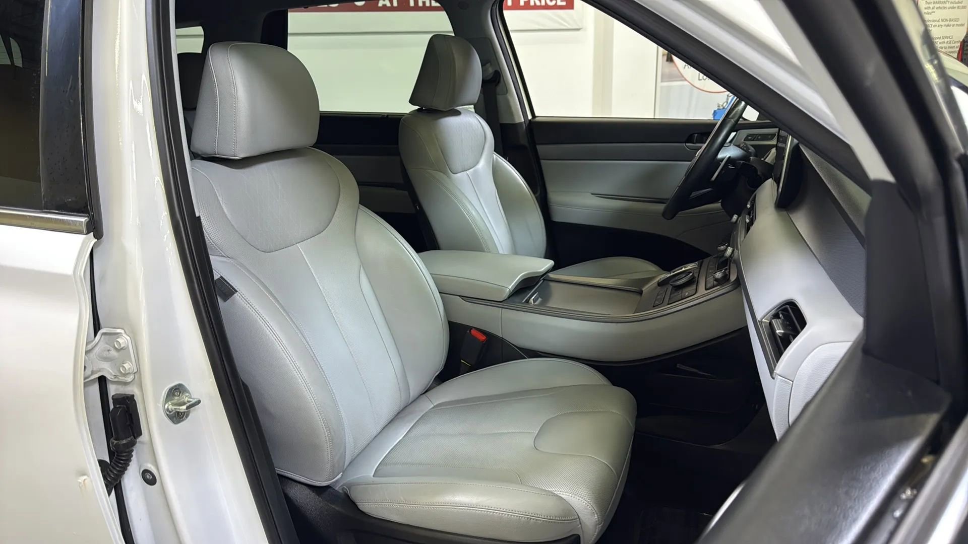 Used 2022 Hyundai Palisade SEL w/ 8P Bench Seat Package FWD image 22