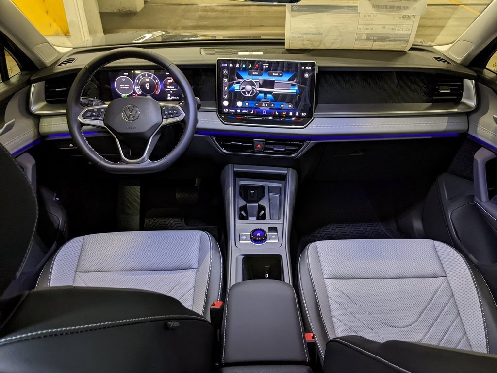 New 2025 Volkswagen Tiguan SE image 12