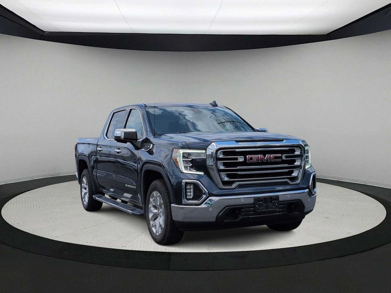 Used 2021 GMC Sierra 1500 SLT w/ SLT Premium Plus Package AWD/4WD image 2