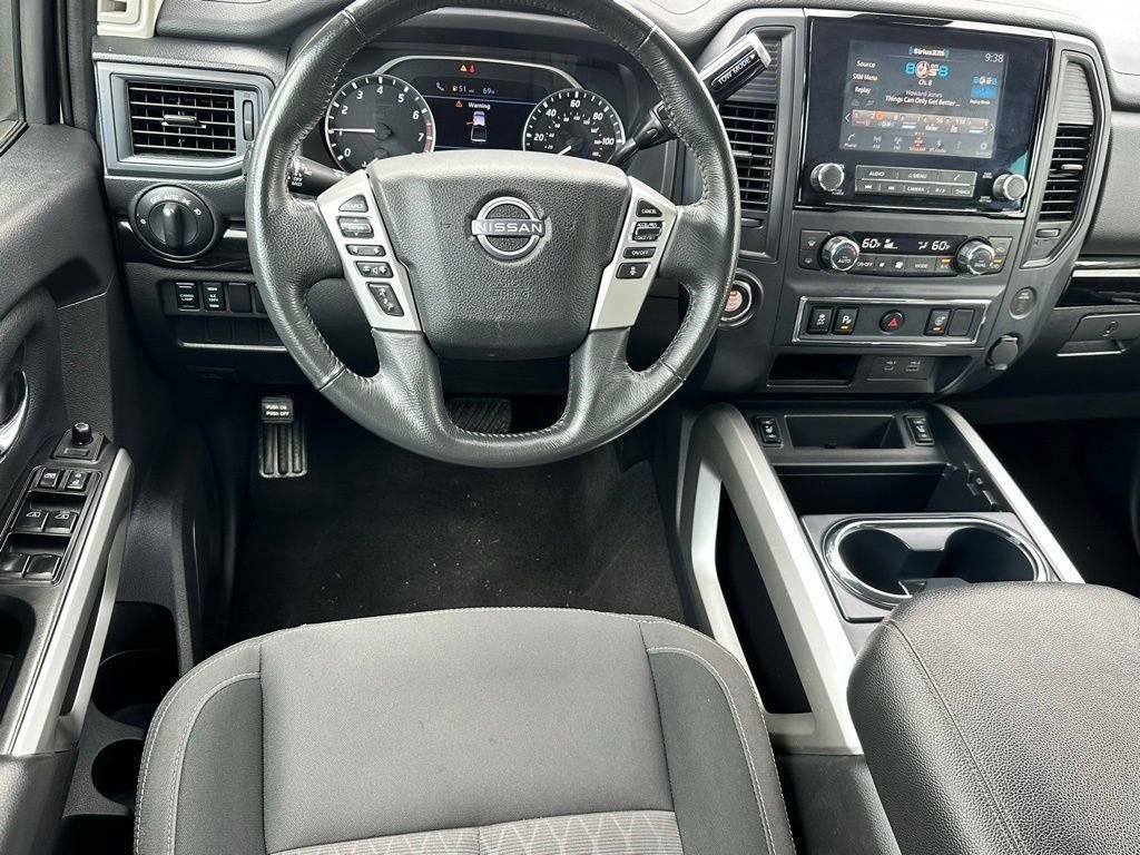 Used 2024 Nissan Titan SV w/ SV Convenience Package image 8