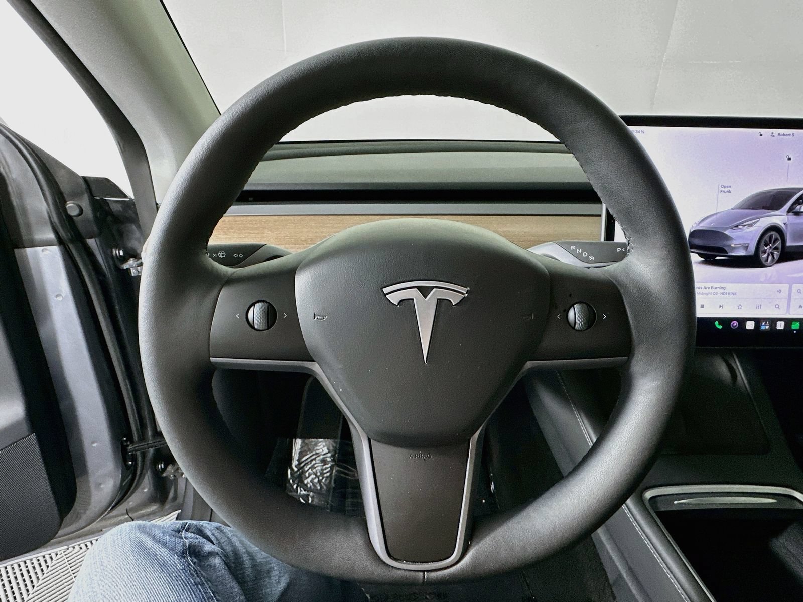 Used 2024 Tesla Model Y Long Range AWD/4WD image 11