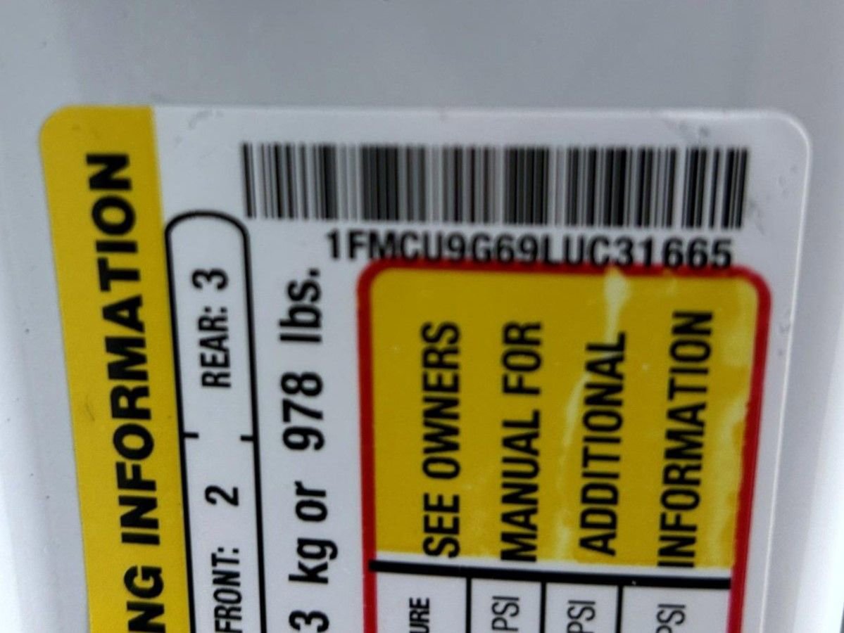 Used 2020 Ford Escape SE image 25