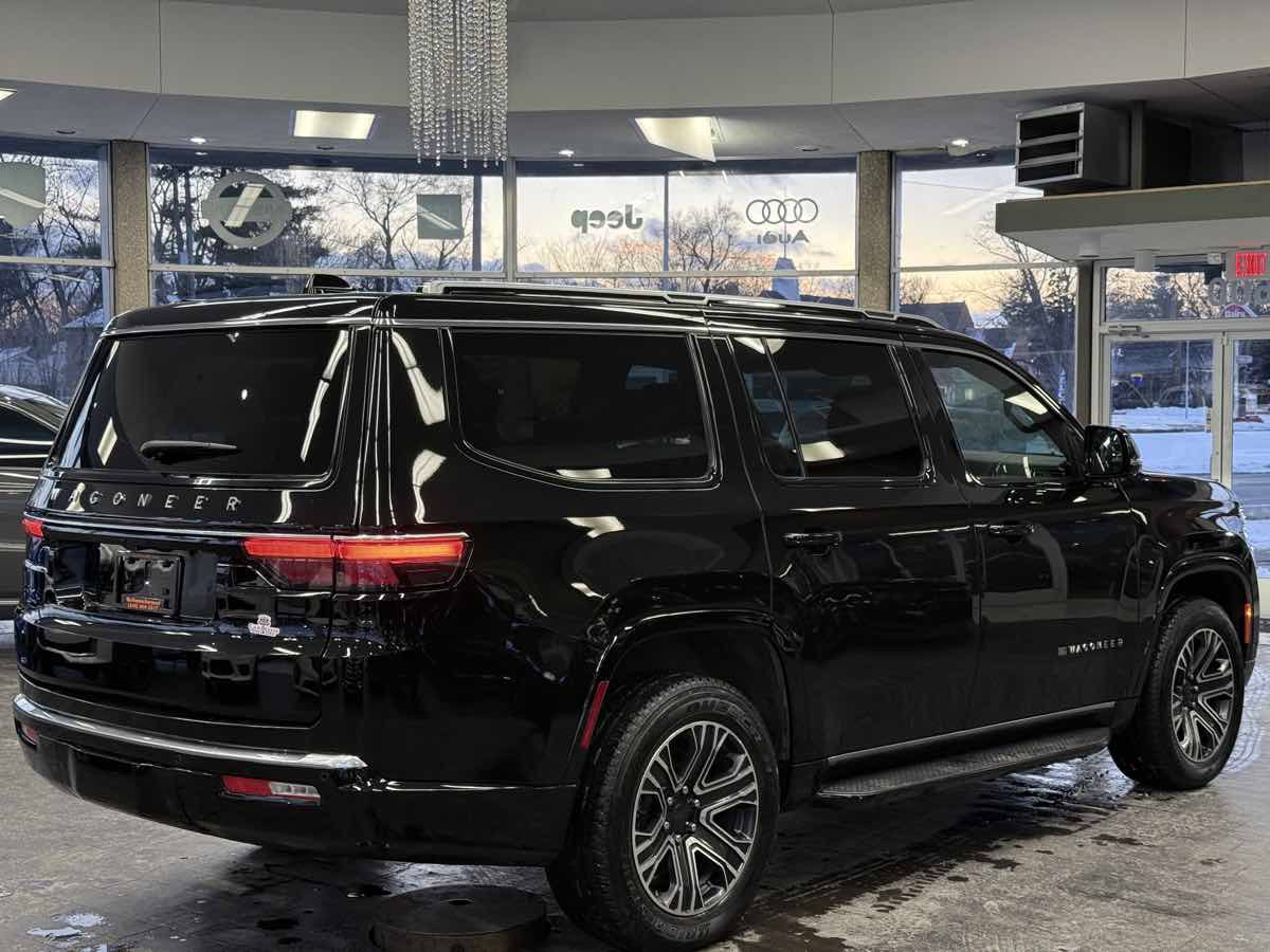 Used 2024 Jeep Wagoneer 4WD w/ Premium Group I image 6