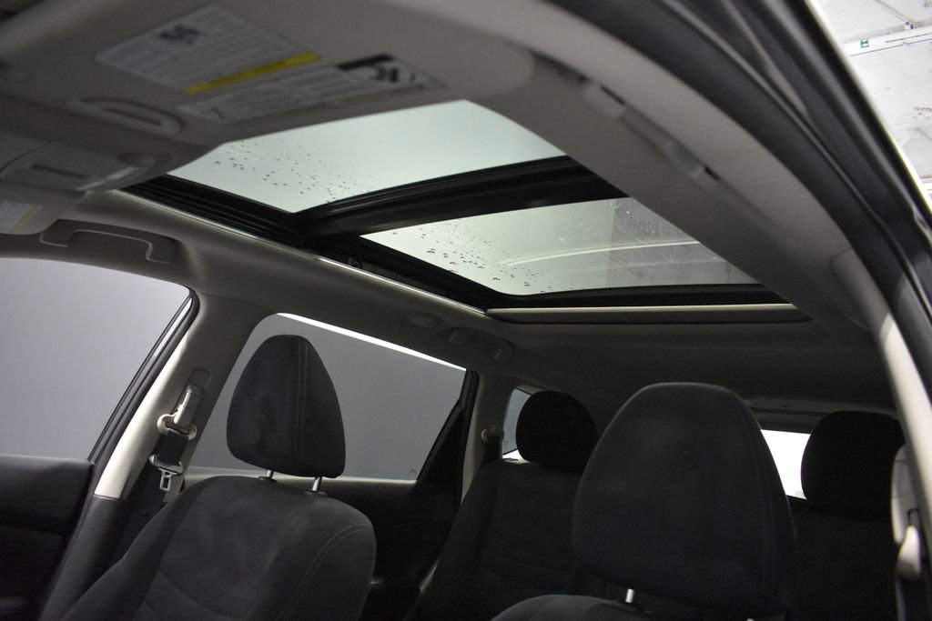 Used 2016 Nissan Rogue SV w/ SV Moonroof Package AWD/4WD image 17