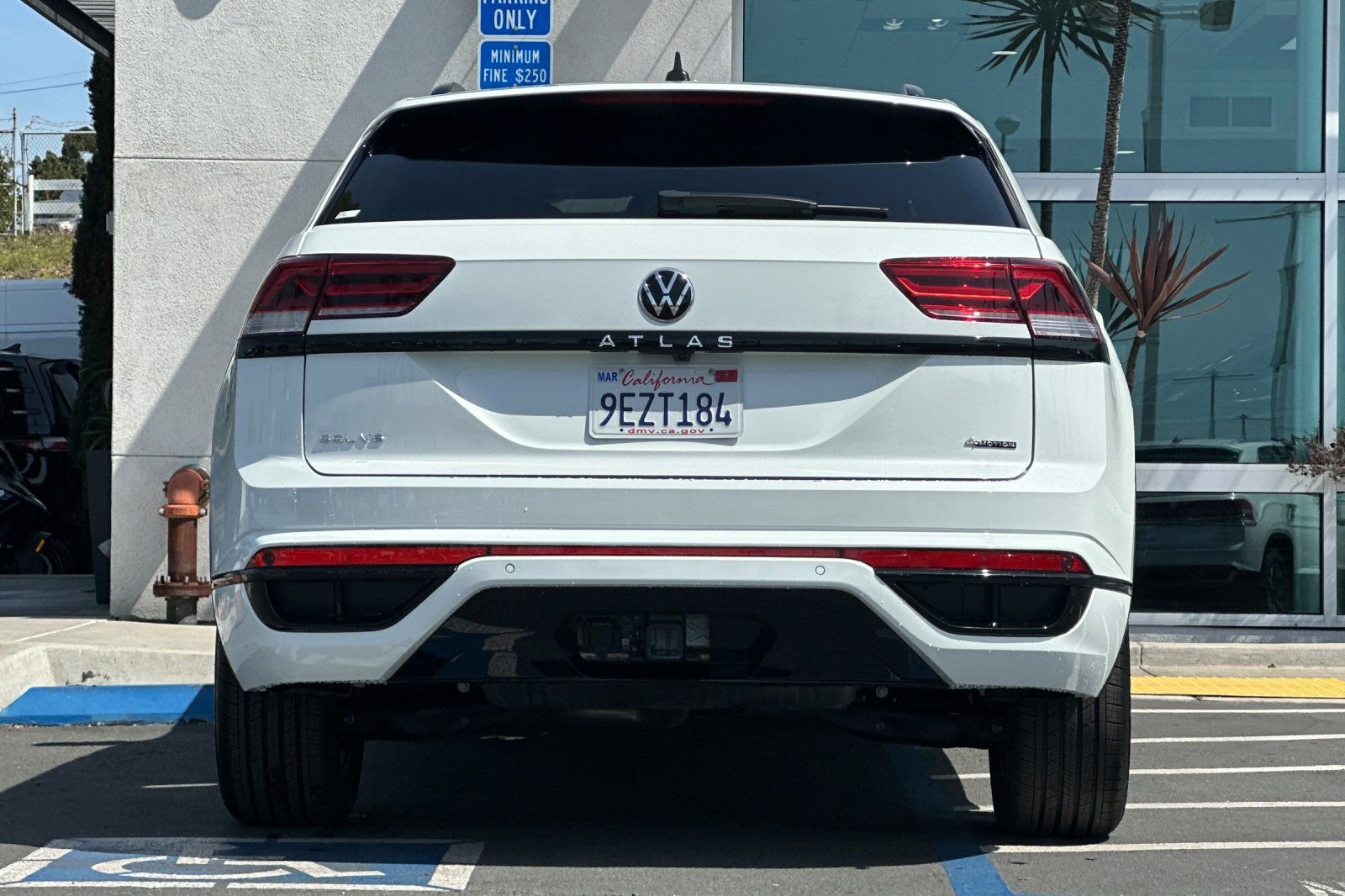 Certified 2023 Volkswagen Atlas Cross Sport SEL R-Line image 5