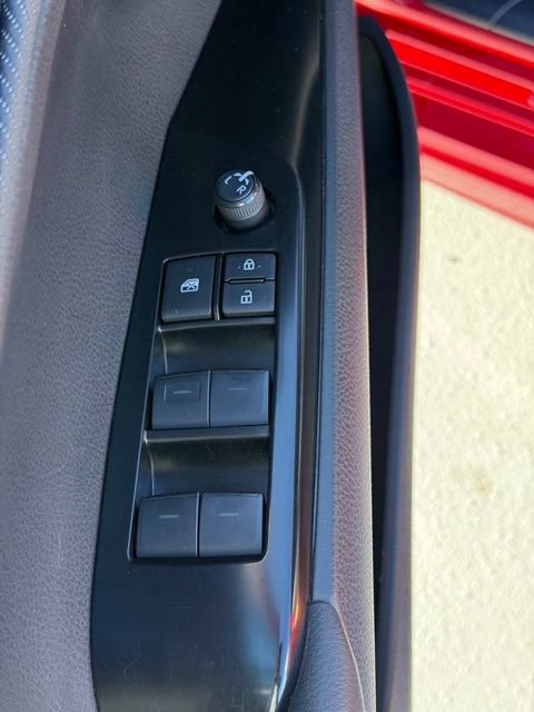 Used 2025 Toyota Camry SE FWD image 18