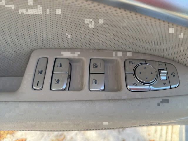 Used 2026 Genesis G70 2.5T Prestige image 17