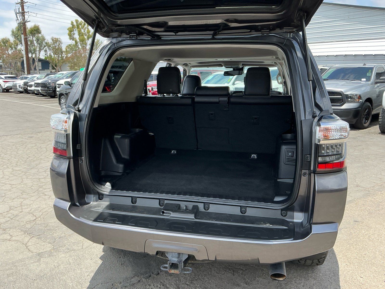 Used 2021 Toyota 4Runner SR5 Premium w/ Moonroof Package AWD/4WD image 25