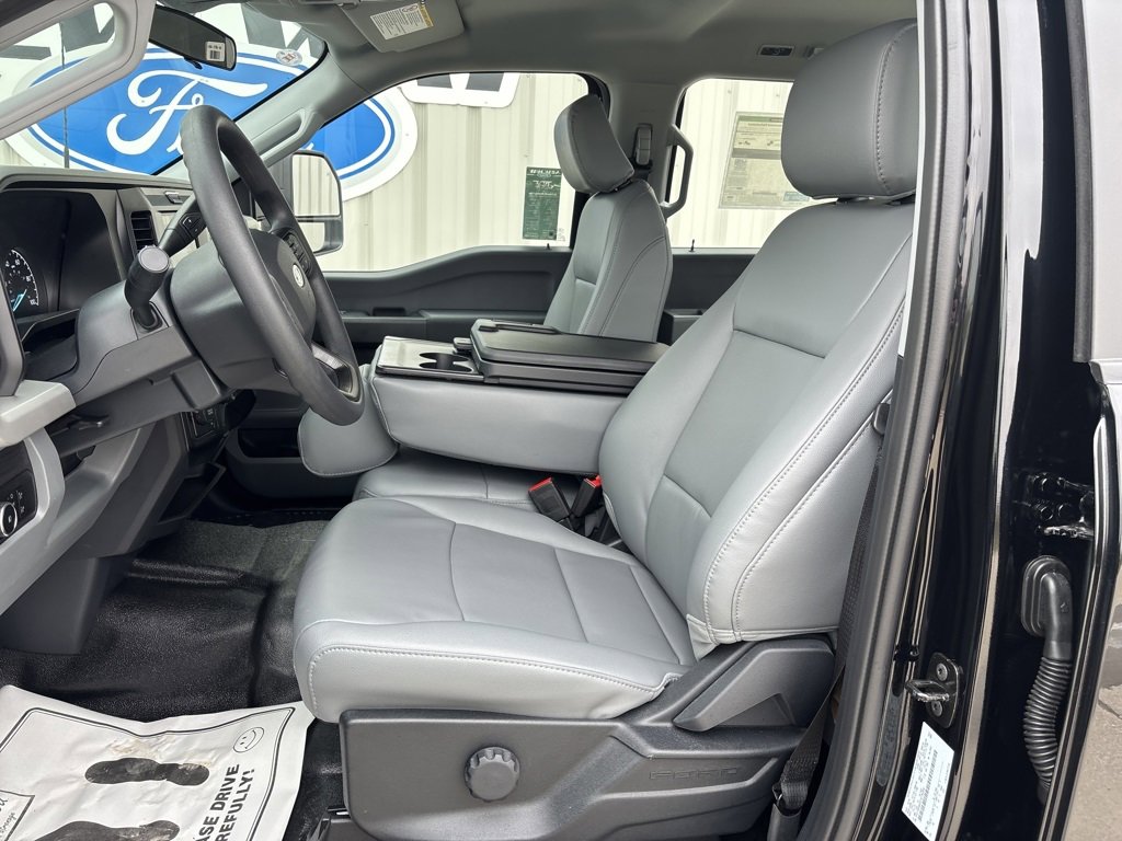 New 2026 Ford F250 XL w/ XL Chrome Package image 11