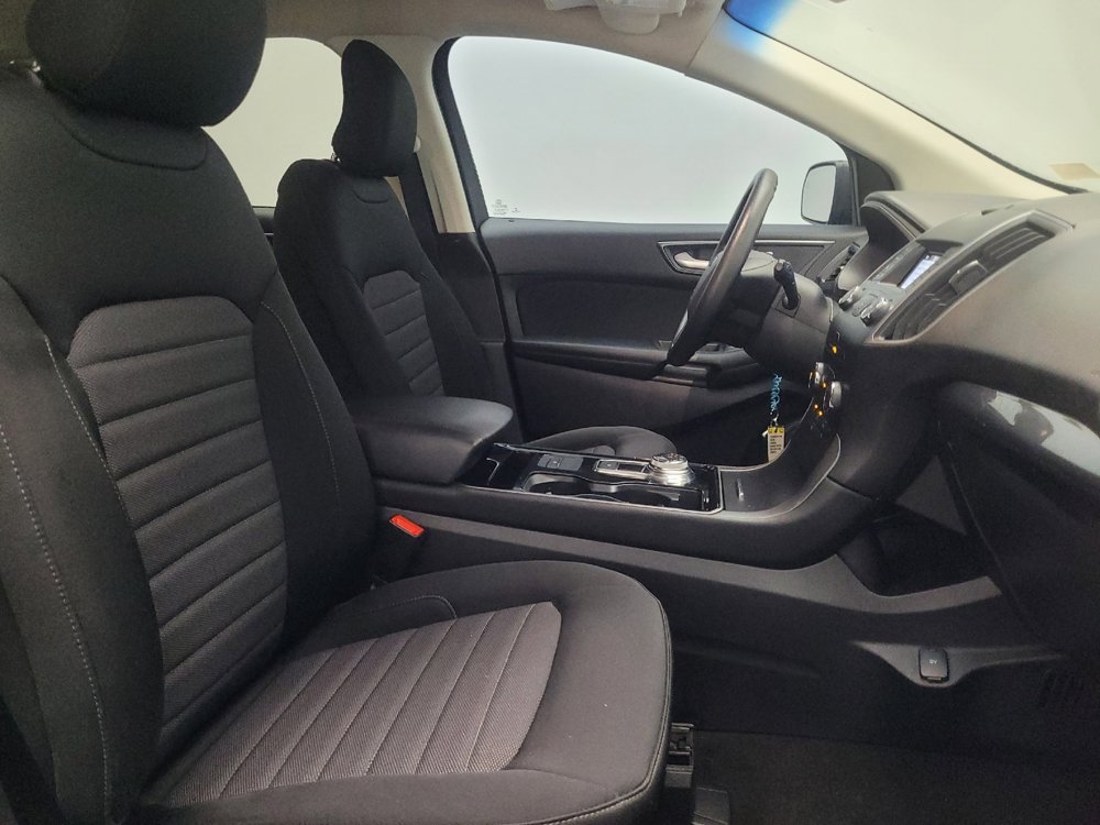 Used 2019 Ford Edge SE image 21