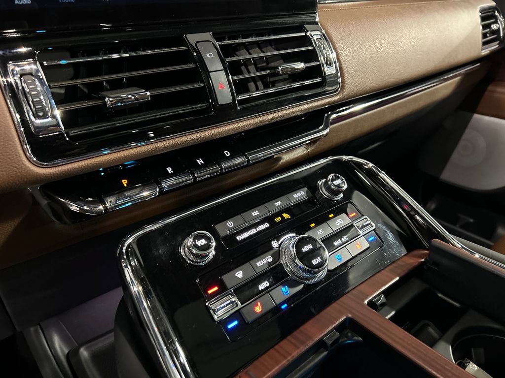 Used 2022 Lincoln Navigator L Reserve AWD/4WD image 18