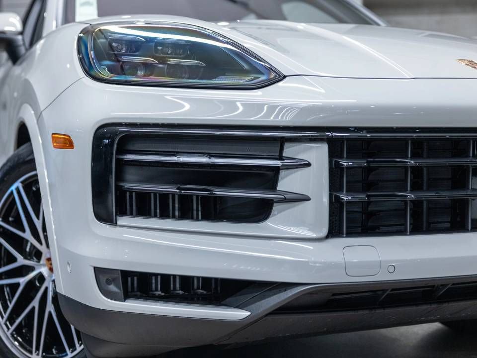 Certified 2026 Porsche Cayenne AWD/4WD image 49