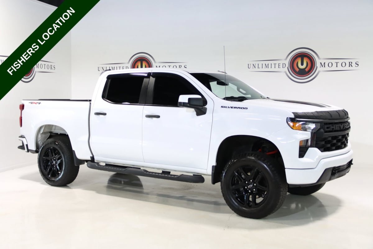 Used 2023 Chevrolet Silverado 1500 Custom w/ Rally Edition AWD/4WD image 1