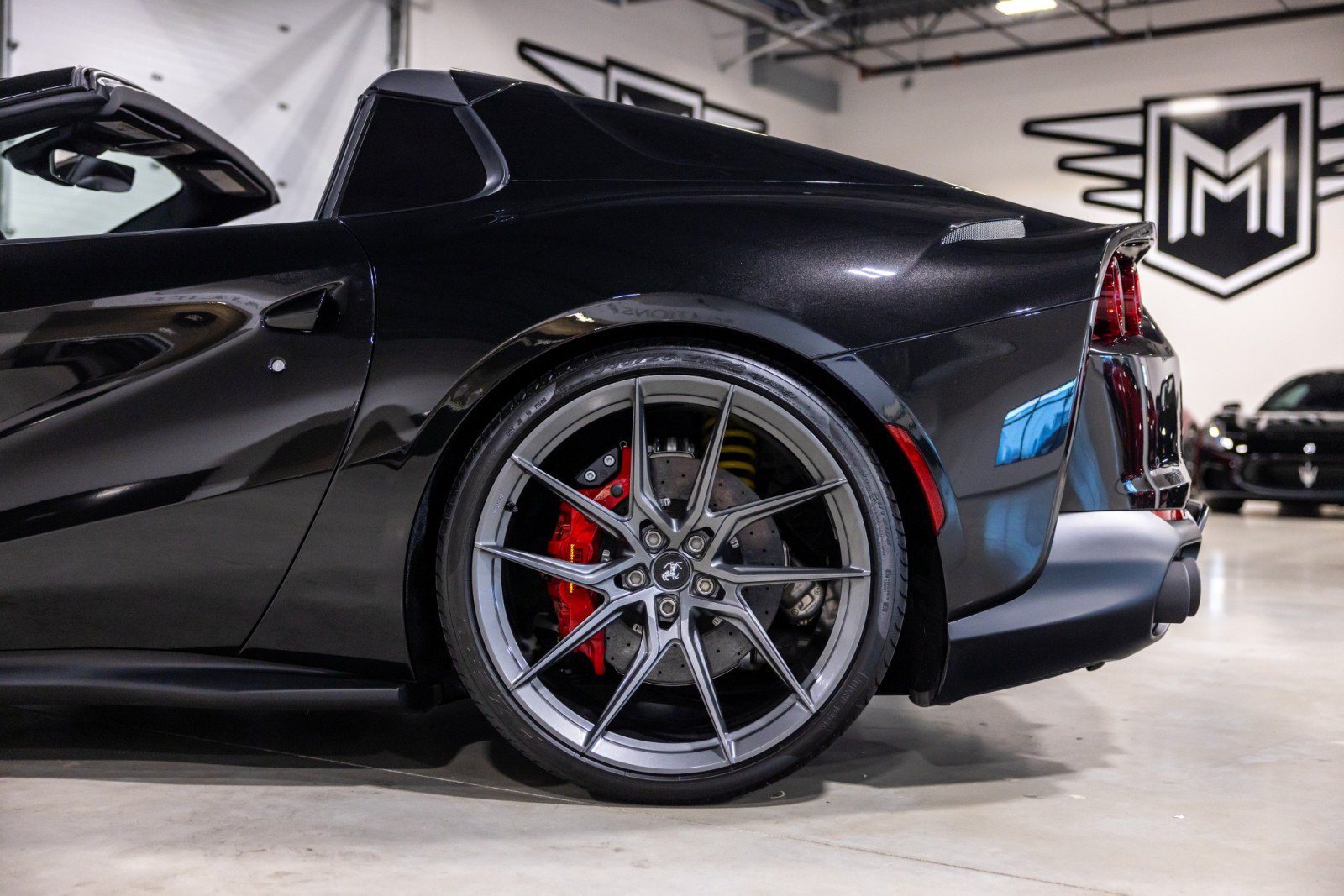 Used 2021 Ferrari 812 GTS RWD image 17
