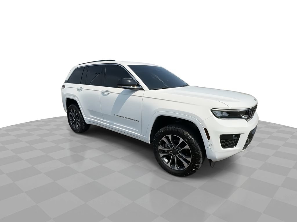 Used 2023 Jeep Grand Cherokee Overland w/ Luxury Tech Group IV RWD image 2
