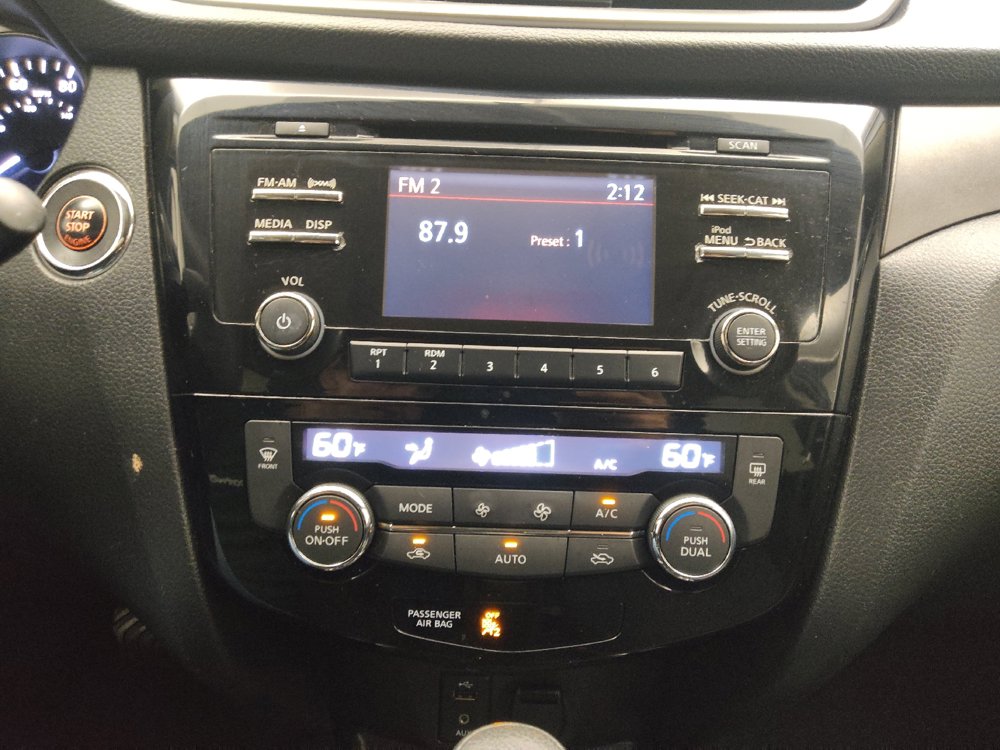 Used 2016 Nissan Rogue SV AWD/4WD image 25