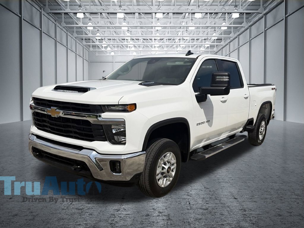 Used 2025 Chevrolet Silverado 2500 LT w/ Convenience Package AWD/4WD image 3