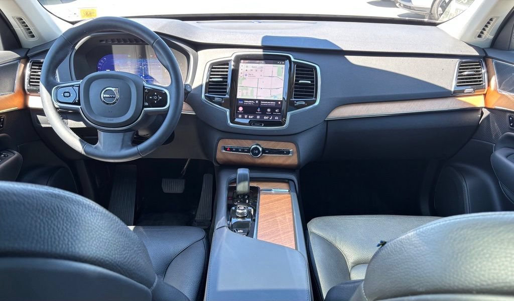 Certified 2023 Volvo XC90 B6 Plus w/ Protection Package AWD/4WD image 6
