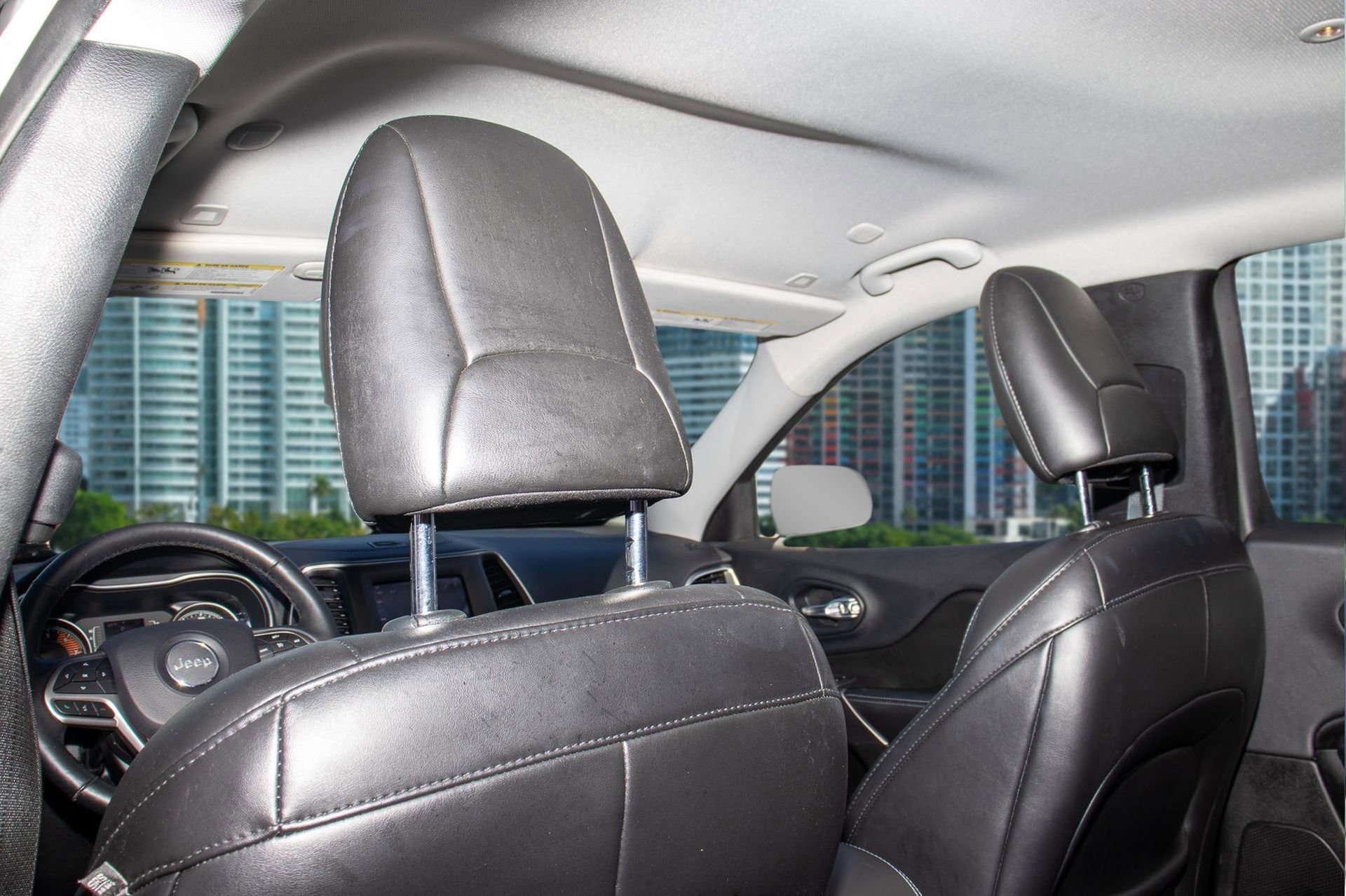 Used 2019 Jeep Cherokee Latitude Plus w/ Comfort/Convenience Group image 21