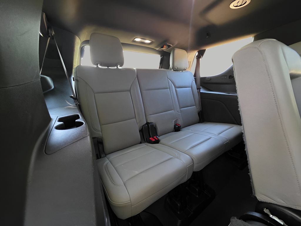 Used 2025 Chevrolet Tahoe LT AWD/4WD image 9