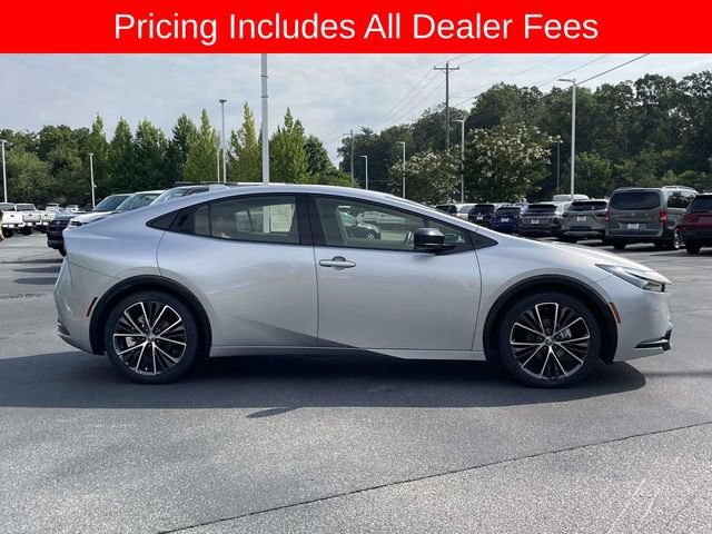 Used 2024 Toyota Prius XLE FWD image 6