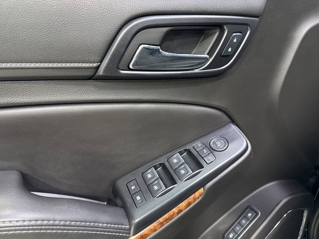 Used 2018 Chevrolet Suburban Premier AWD/4WD image 30