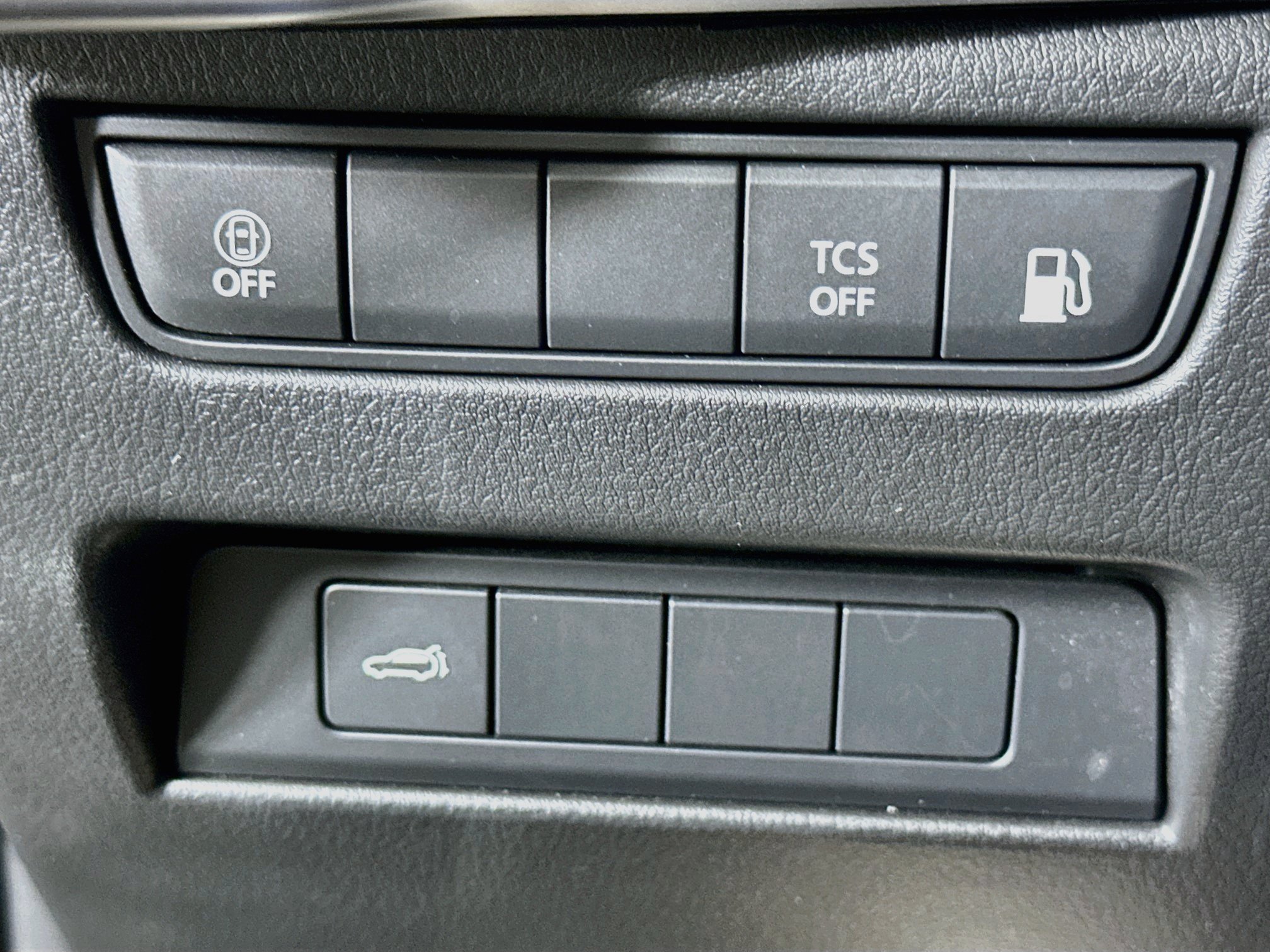 Used 2024 MAZDA CX-90 Plug-In Hybrid w/ Preferred AWD/4WD image 17