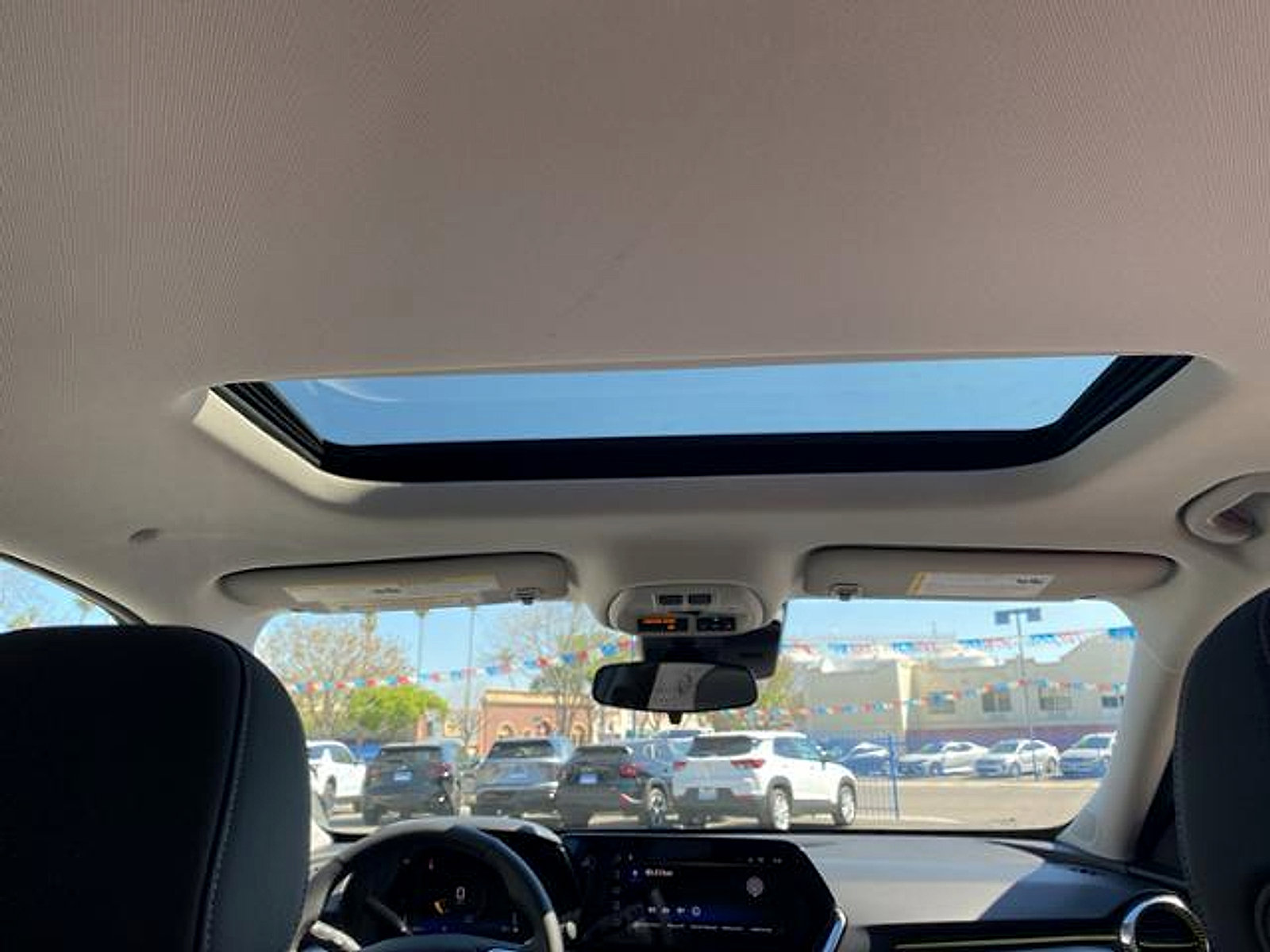 New 2026 Chevrolet Trax LT w/ Sunroof Package image 22