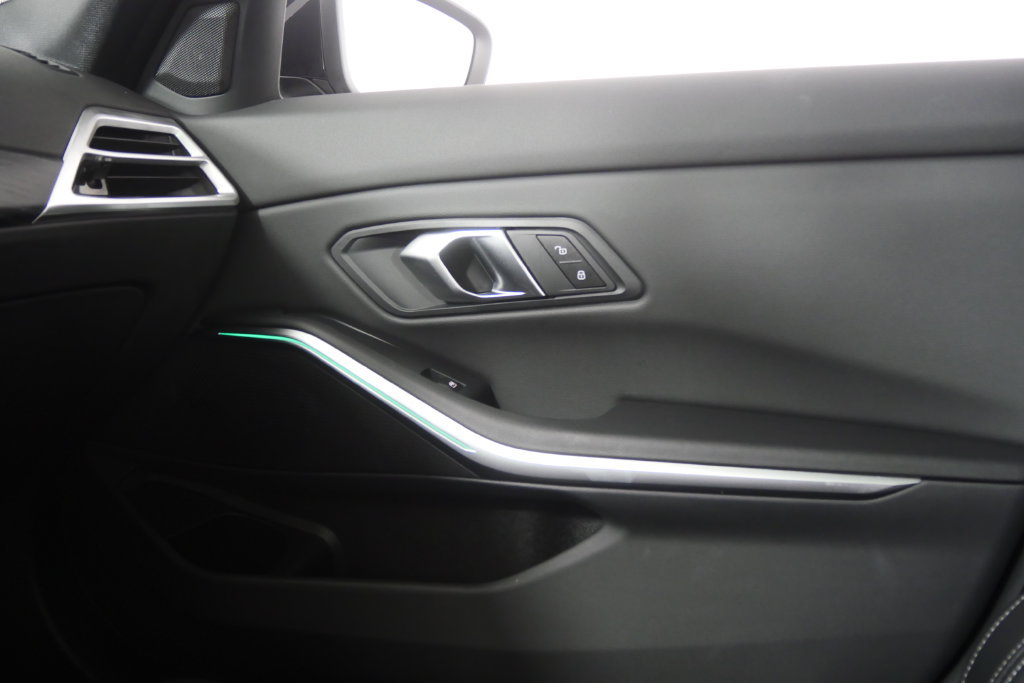 Used 2025 BMW 330i Sedan RWD image 24