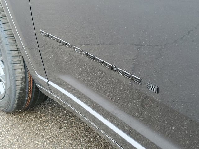 New 2026 Jeep Grand Cherokee Summit w/ Obsidian Package image 10