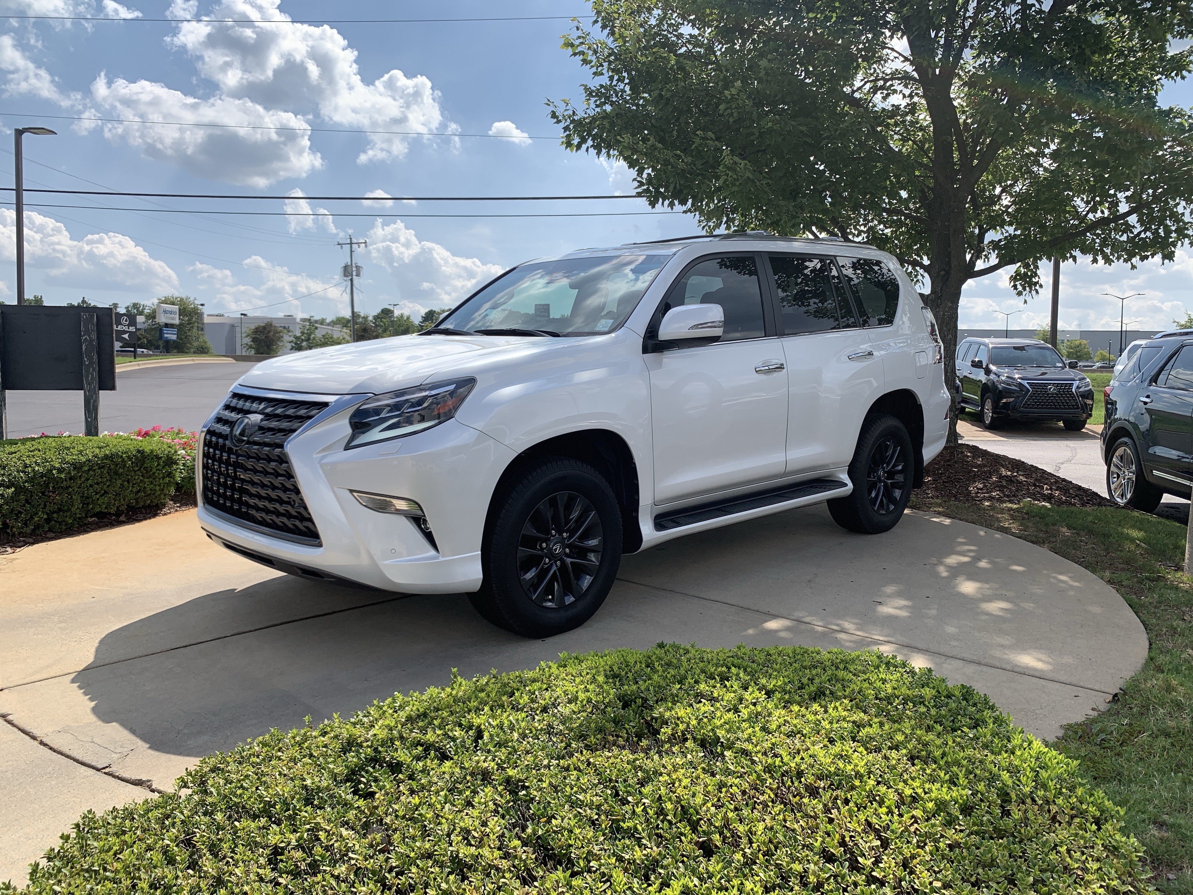 Used 2023 Lexus GX 460 Premium w/ Premium Package AWD/4WD image 5
