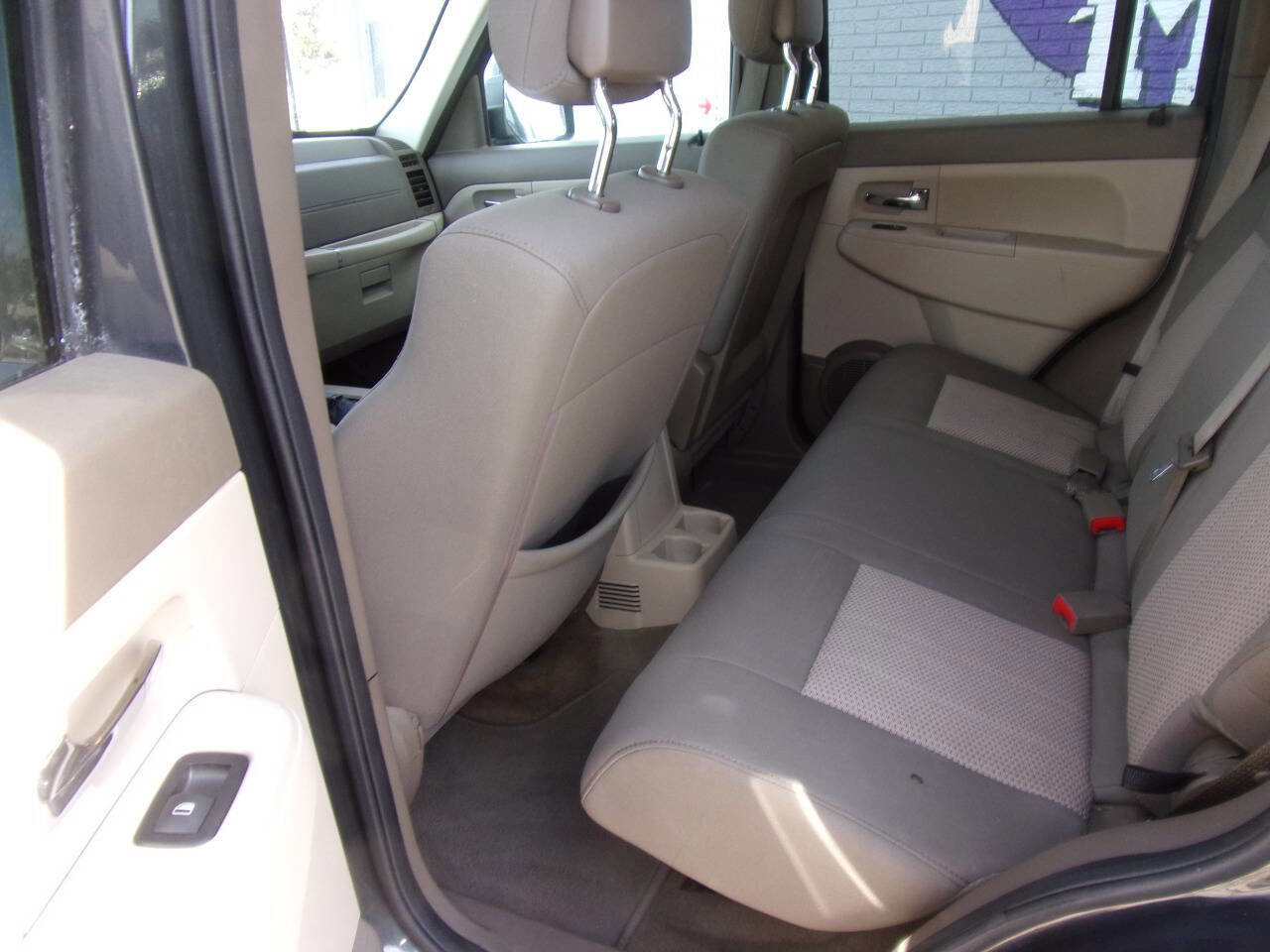 Used 2011 Jeep Liberty Sport w/ Popular Equipment Group AWD/4WD image 3