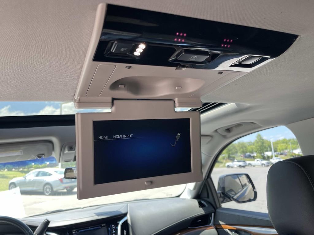 Used 2019 Cadillac Escalade ESV Luxury AWD/4WD image 17