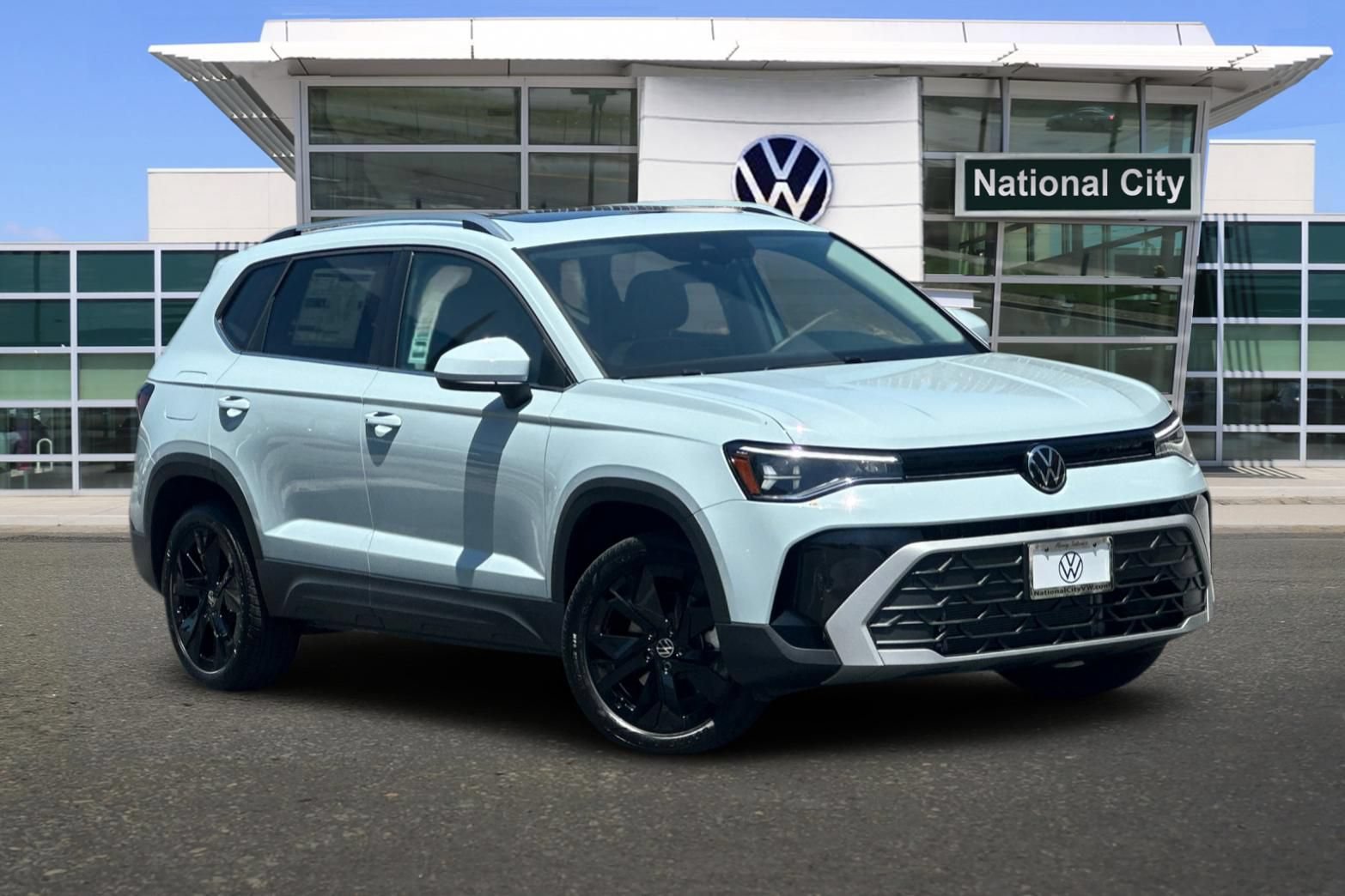 New 2026 Volkswagen Taos SE FWD image 2