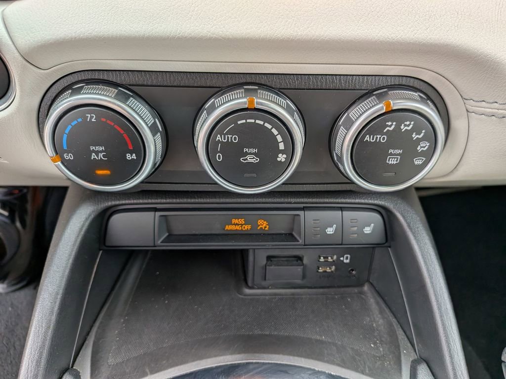 Used 2021 MAZDA MX-5 Miata Grand Touring RWD image 20