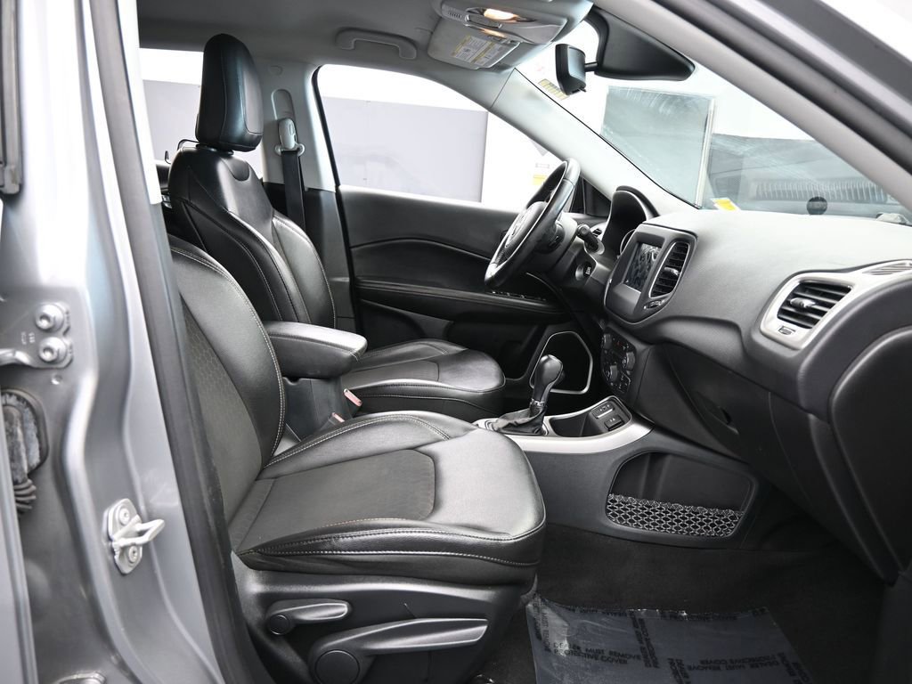 Used 2020 Jeep Compass Latitude image 44