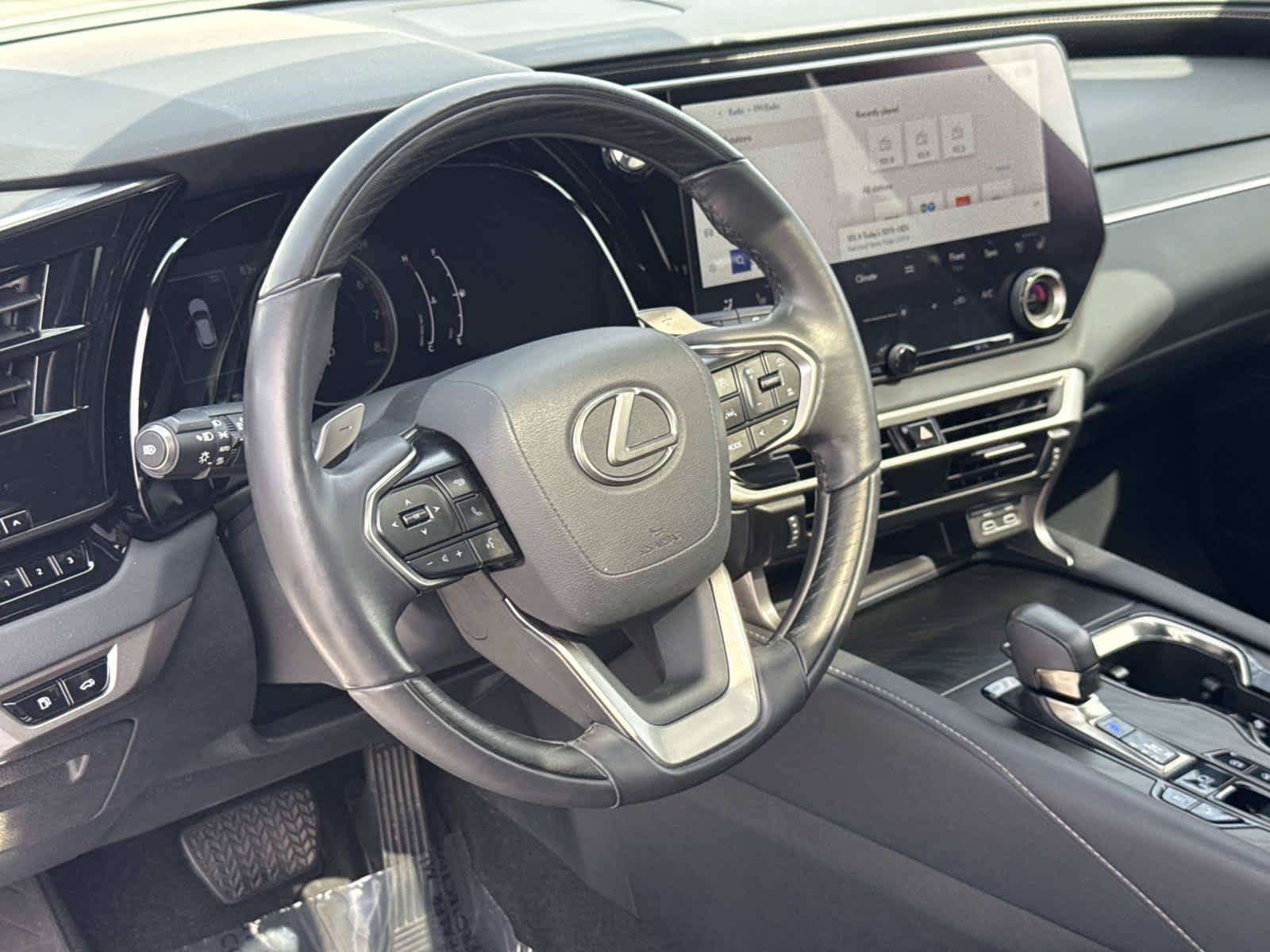 Used 2024 Lexus RX 350 Premium w/ Accessory Package (Z1) AWD/4WD image 3