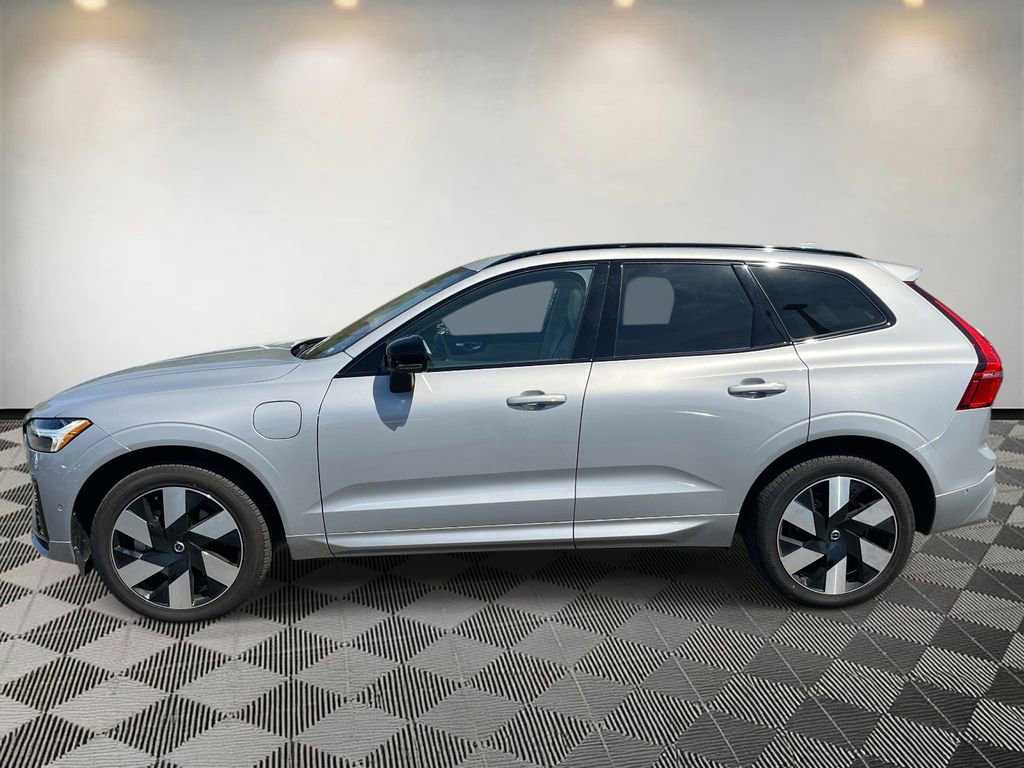 Certified 2025 Volvo XC60 T8 Plus w/ Protection Package Premier image 6