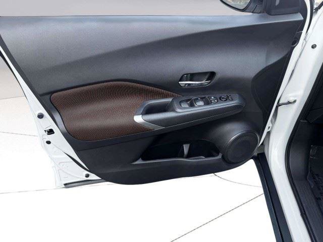 Used 2024 Nissan Kicks SR FWD image 18