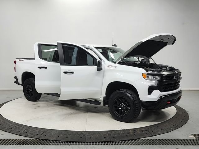 Used 2024 Chevrolet Silverado 1500 LT Trail Boss w/ Protection Package AWD/4WD image 9