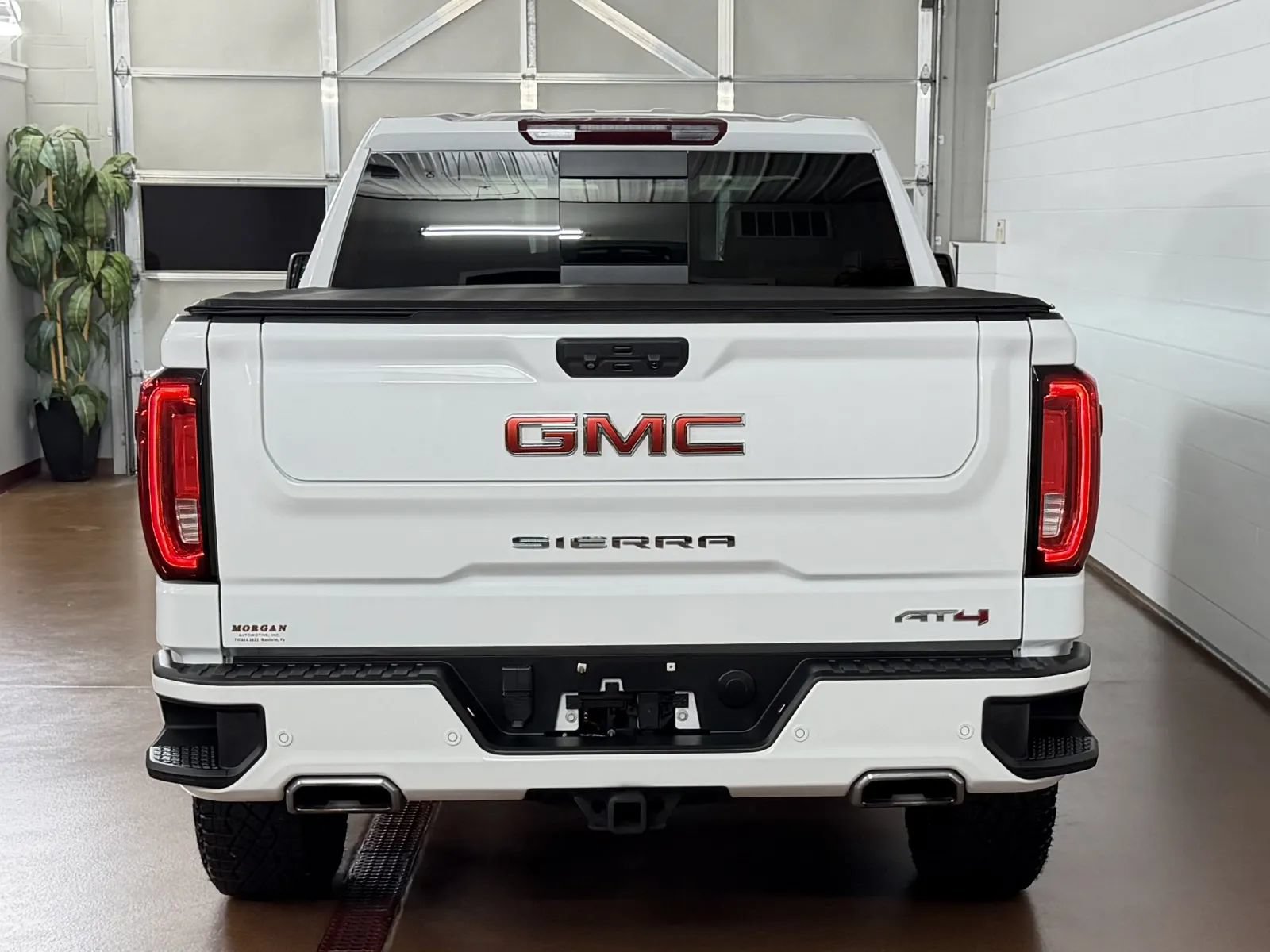 Used 2023 GMC Sierra 1500 AT4 w/ AT4 Preferred Package AWD/4WD image 4