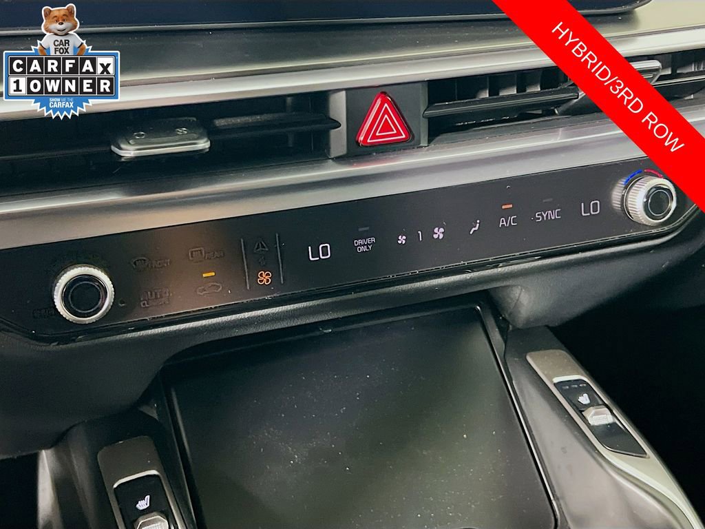 Certified 2025 Kia Sorento EX image 17