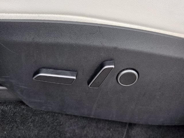 Used 2023 Tesla Model Y Long Range AWD/4WD image 12