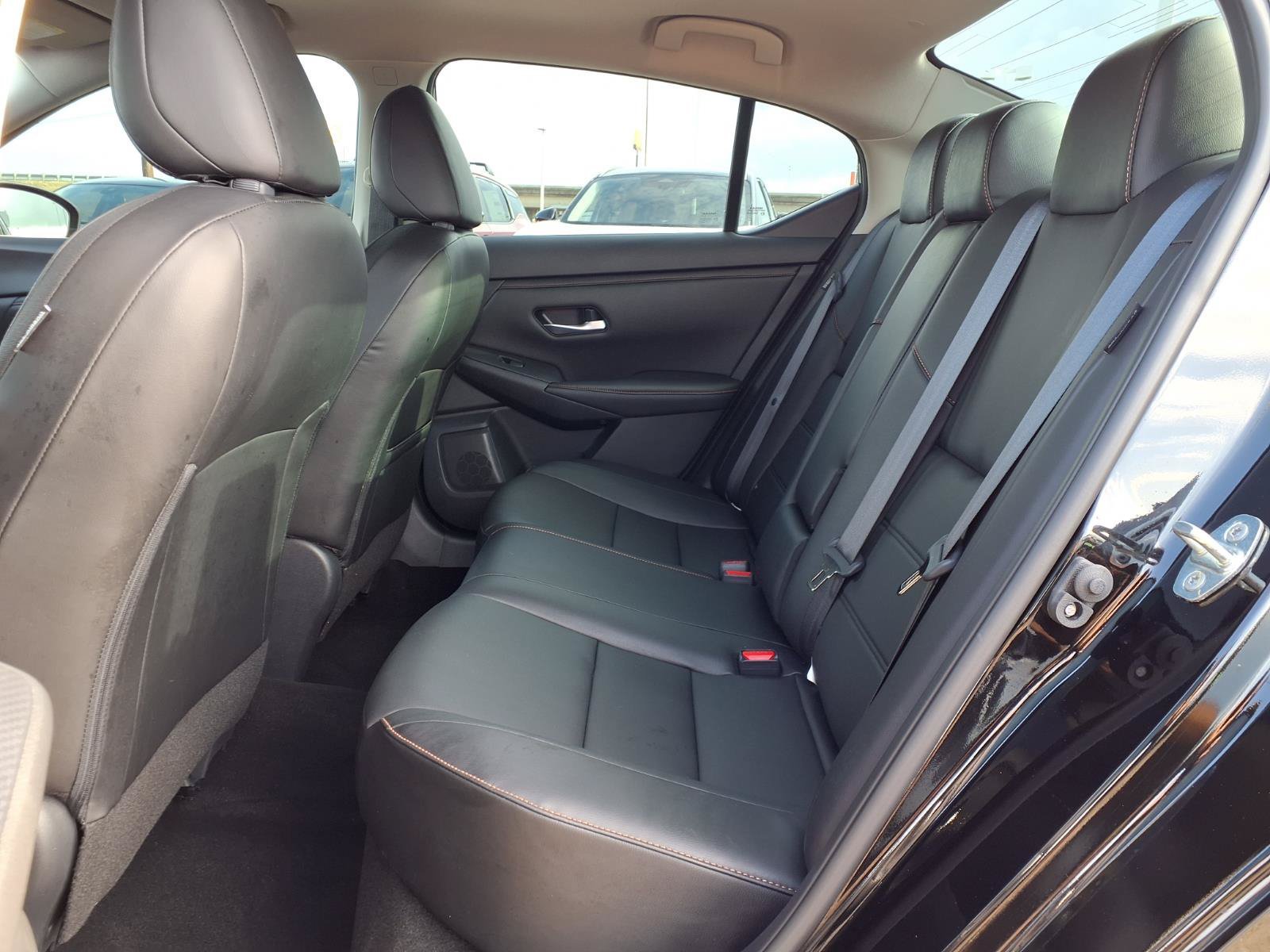 Used 2023 Nissan Sentra SR w/ SR Premium Package FWD image 10