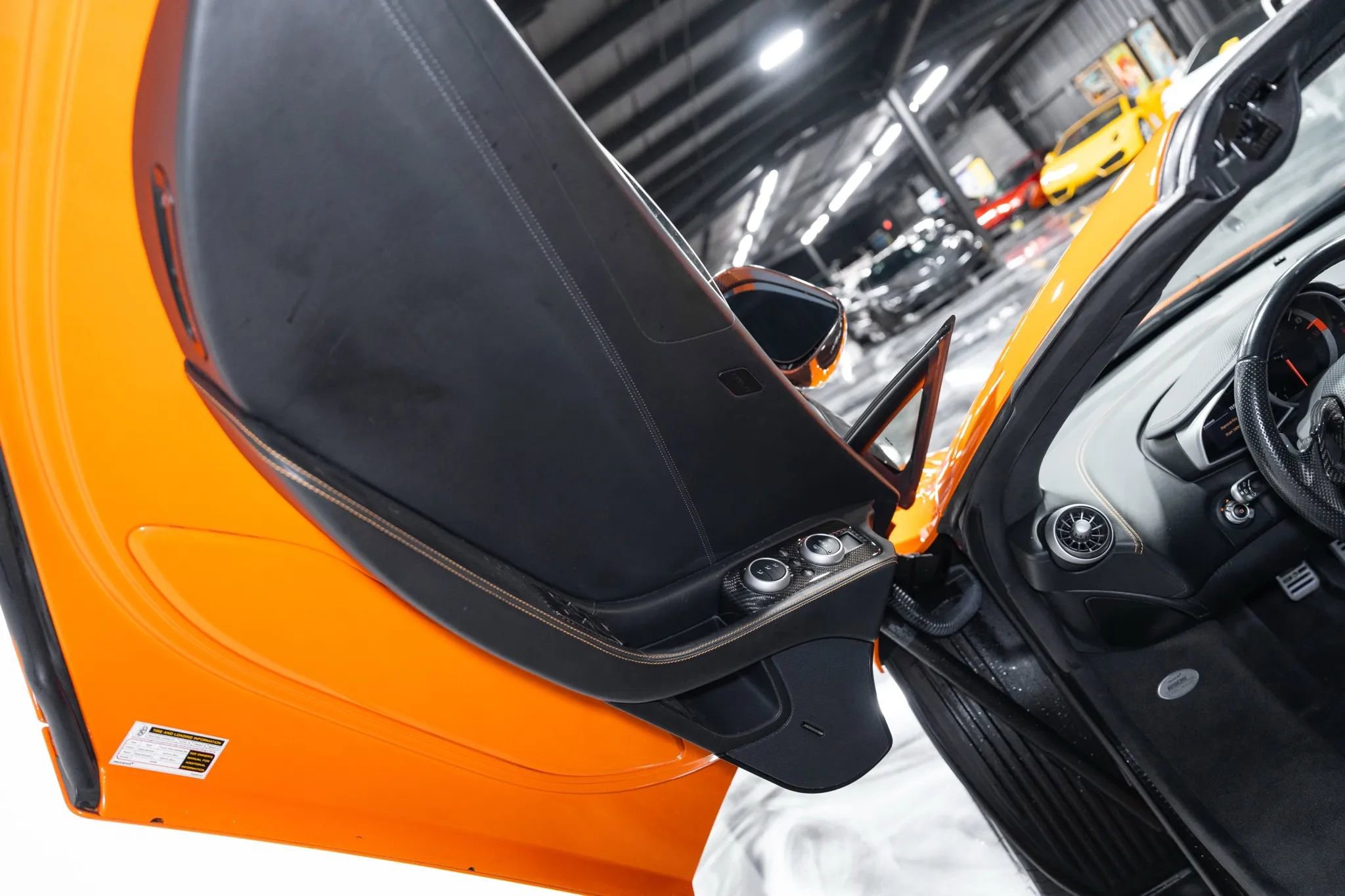 Used 2016 McLaren 650S Spider image 26