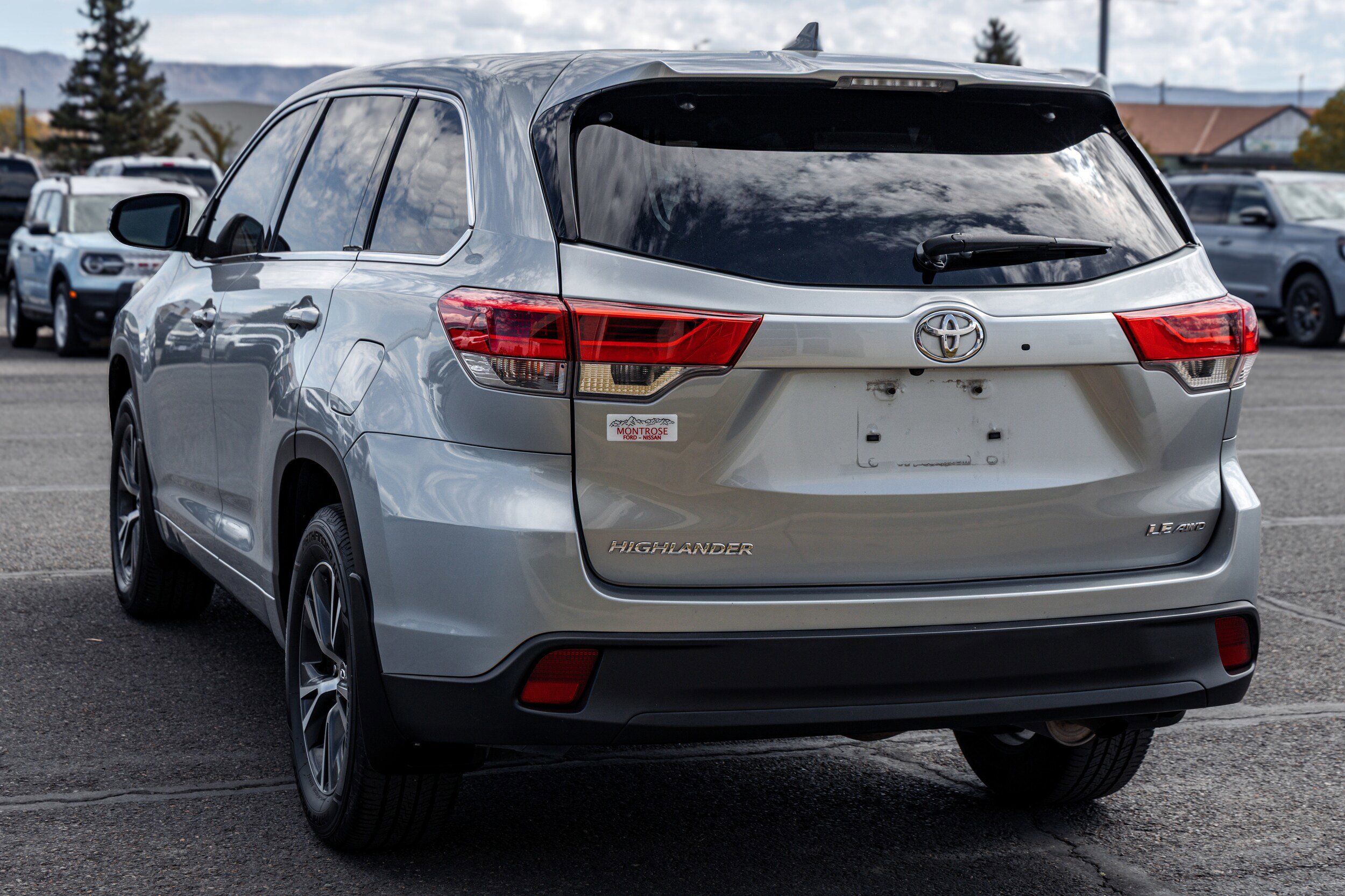 Used 2017 Toyota Highlander Plus w/ Carpet Mat Package image 6